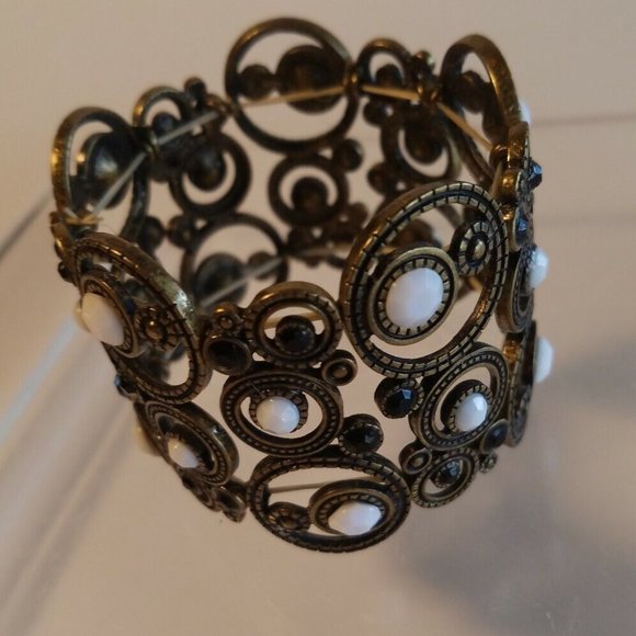 Vintage brass tone Wide Stretch Bracelet w/Black-White opaque rhinestones - Picture 4 of 8